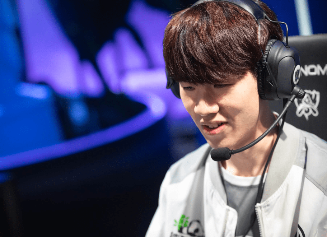 开云-独行侠球迷高喊东契奇mvp